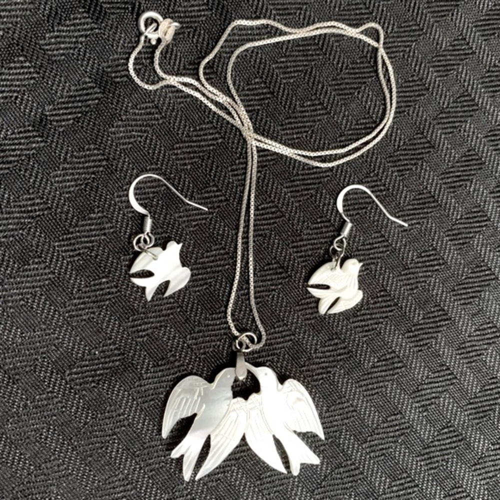 925 Silver Mother Of Pearl Matching Dove Earrings & Necklace